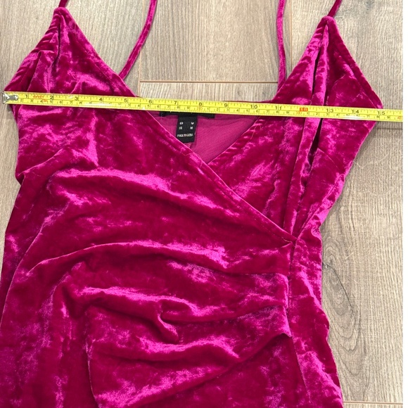 ReVamped fuchsia velvet mini dress with ruching, size M - Picture 4 of 9